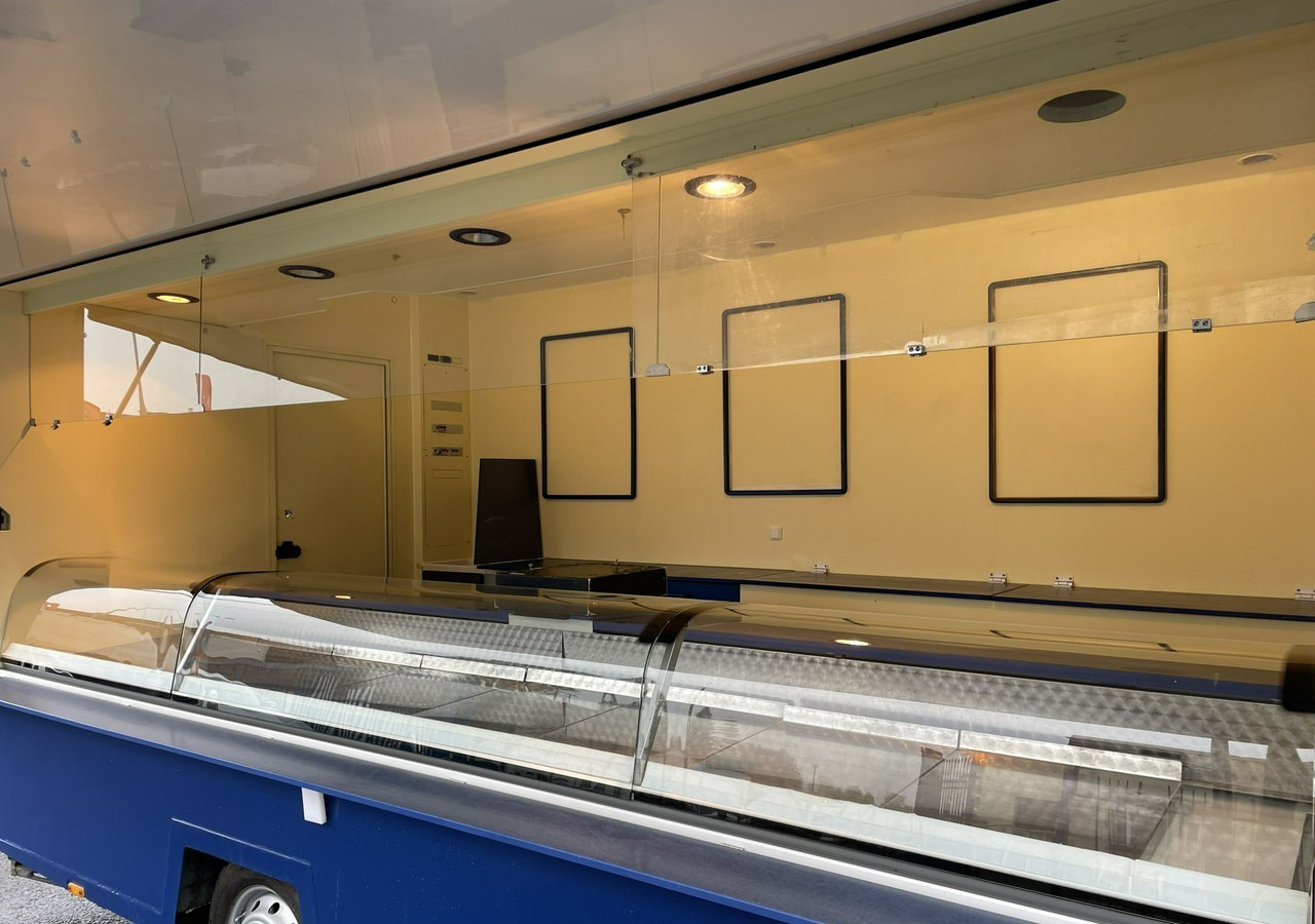 Fiat Ducato Autosklep wędlin Klima Gastronomiczny Food Truck Foodtruck sklep 20 - Büféautó: 4 kép. Fiat Ducato Autosklep wędlin Klima Gastronomiczny Food Truck Foodtruck sklep 20 - Büféautó: 4 kép.