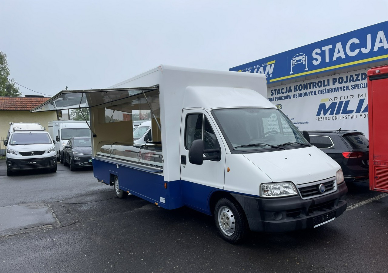 Fiat Ducato Autosklep wędlin Klima Gastronomiczny Food Truck Foodtruck sklep 20 - Büféautó: 2 kép. Fiat Ducato Autosklep wędlin Klima Gastronomiczny Food Truck Foodtruck sklep 20 - Büféautó: 2 kép.