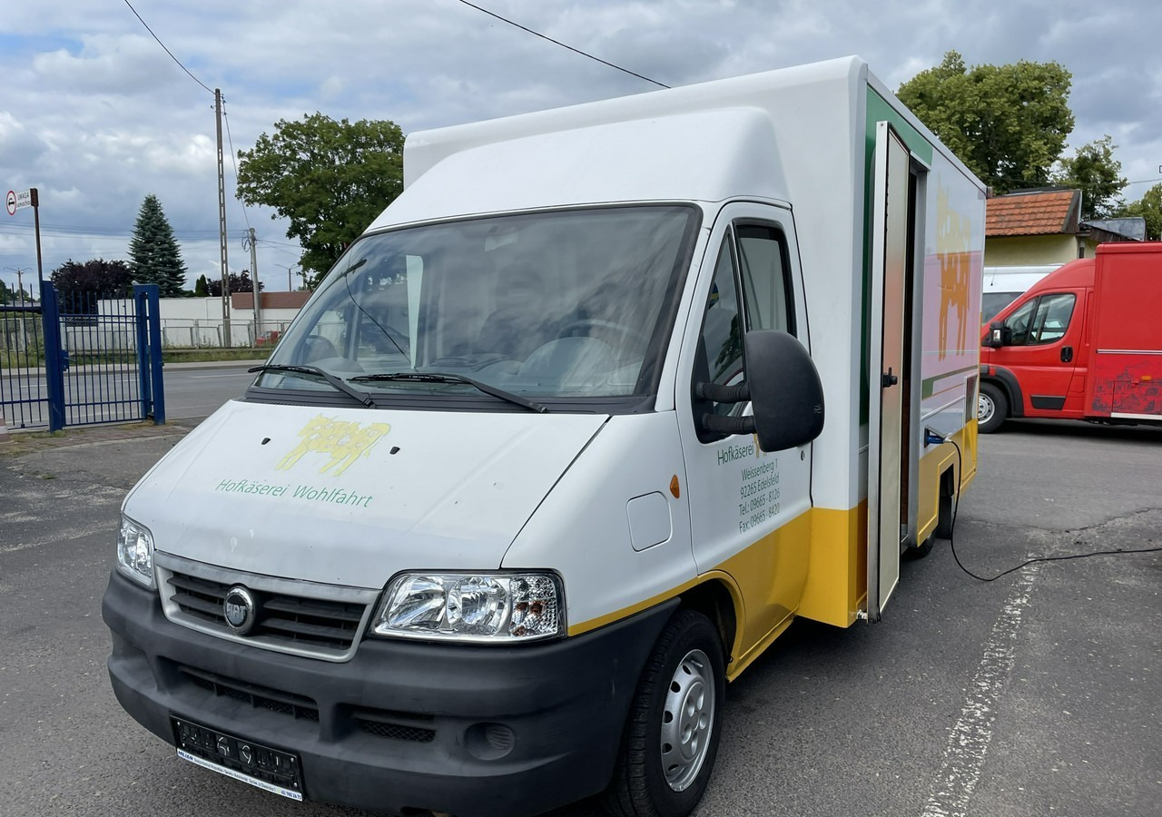 Fiat Ducato Ducato Autosklep wędlin Gastronomiczny Food Truck Foodtruck Sklep200 - Büféautó: 2 kép. Fiat Ducato Ducato Autosklep wędlin Gastronomiczny Food Truck Foodtruck Sklep200 - Büféautó: 2 kép.