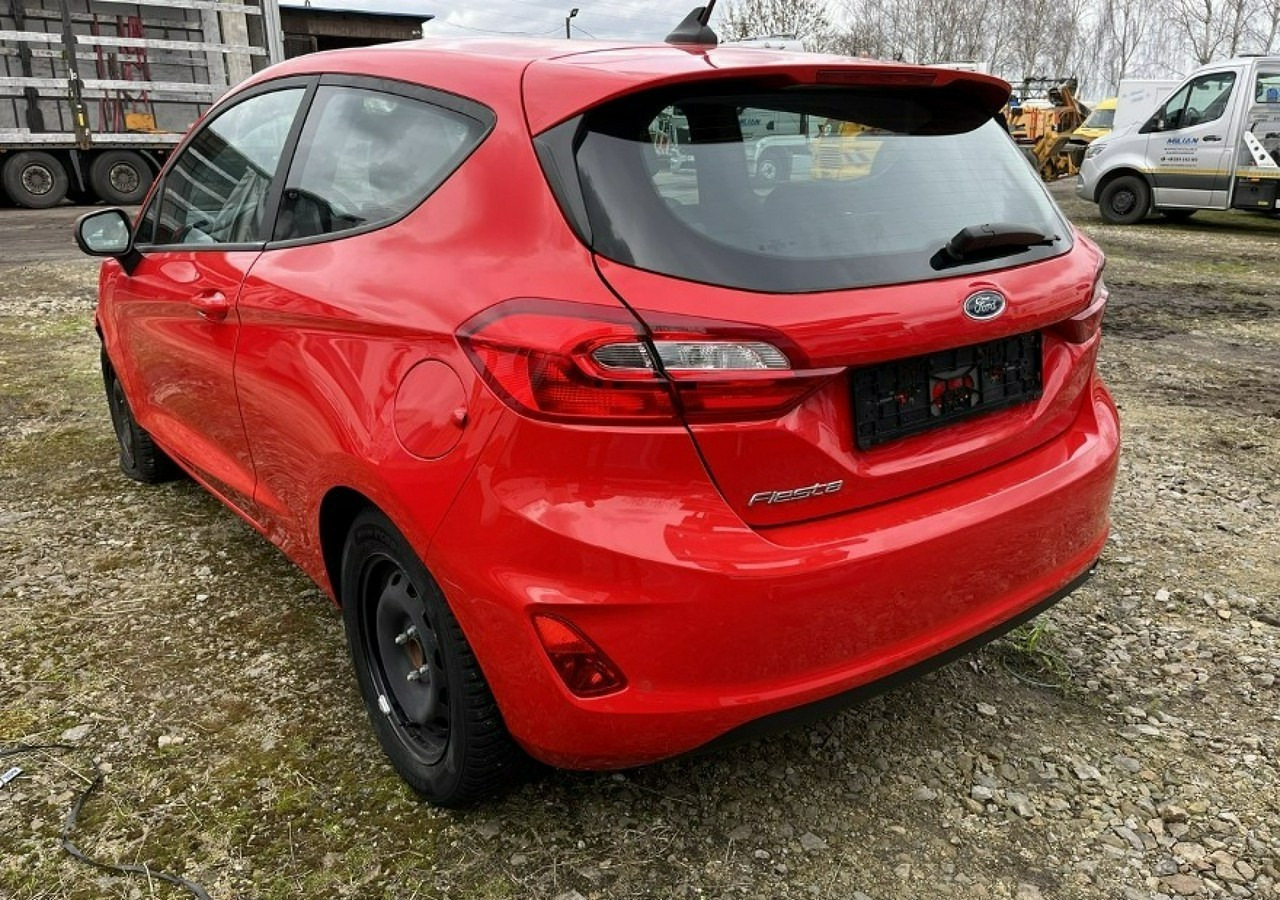 Ford Fiesta IX LIFT 1.1 Benzyna 75KM Klima Carplay Pakiet Winter Cool&Connect 2021 - Hatchback: 1 kép. Ford Fiesta IX LIFT 1.1 Benzyna 75KM Klima Carplay Pakiet Winter Cool&Connect 2021 - Hatchback: 1 kép.