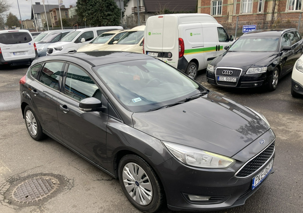 Ford Focus III Focus 1.0 EcoBoost Klima Salon PL 2015 - Hatchback: 1 kép. Ford Focus III Focus 1.0 EcoBoost Klima Salon PL 2015 - Hatchback: 1 kép.