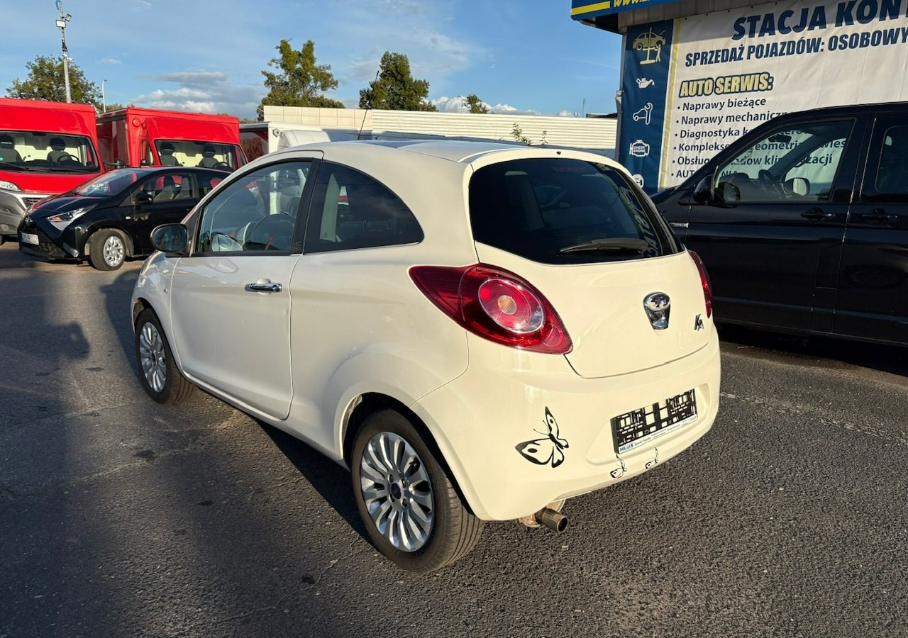 Ford KA II Ford KA 1.2 Champions Edition Klima Panorama 2012 - Hatchback: 3 kép. Ford KA II Ford KA 1.2 Champions Edition Klima Panorama 2012 - Hatchback: 3 kép.