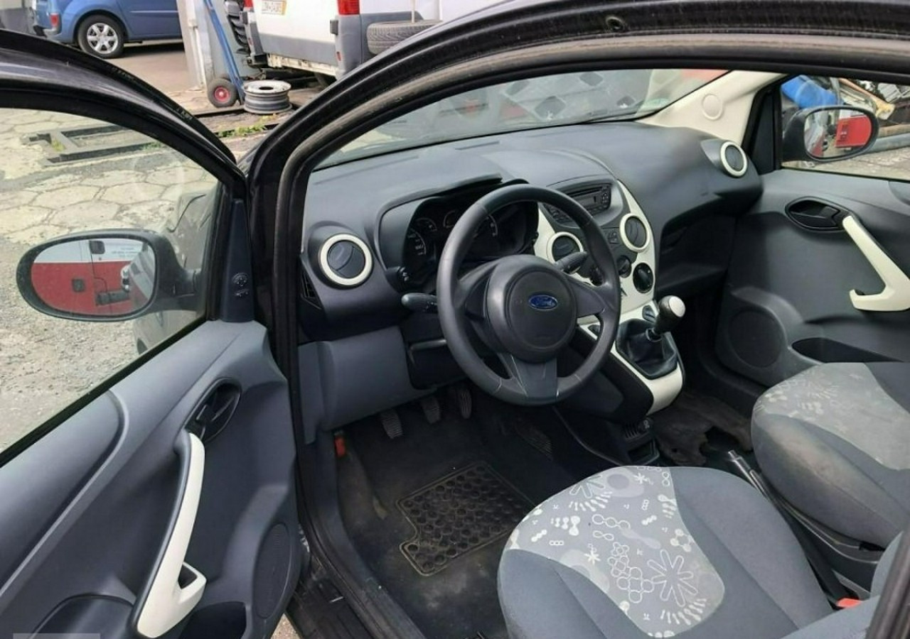 Ford KA II Ford KA 1,3 tdci 75KM 2012 - Autó: 3 kép. Ford KA II Ford KA 1,3 tdci 75KM 2012 - Autó: 3 kép.