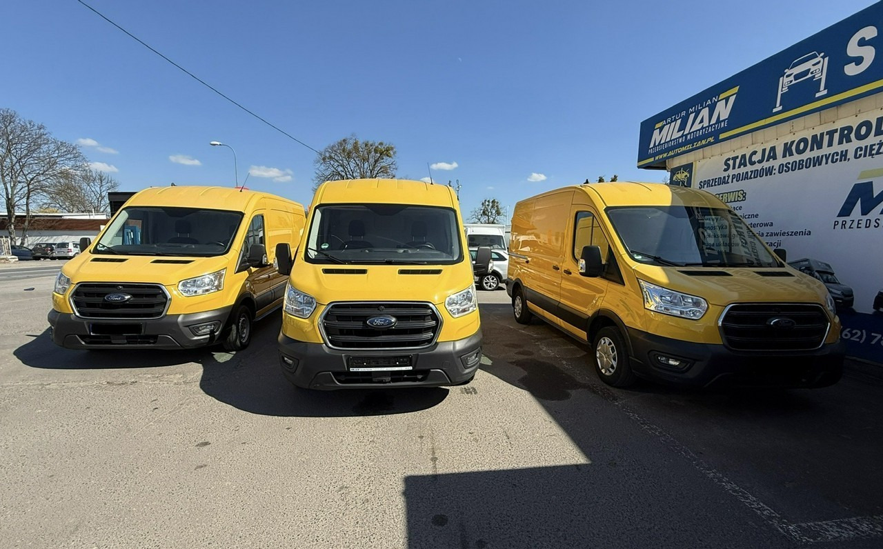Ford Transit Ford Transit Klima Panel Kamera 167tkm Model 2022 - Furgon: 2 kép. Ford Transit Ford Transit Klima Panel Kamera 167tkm Model 2022 - Furgon: 2 kép.