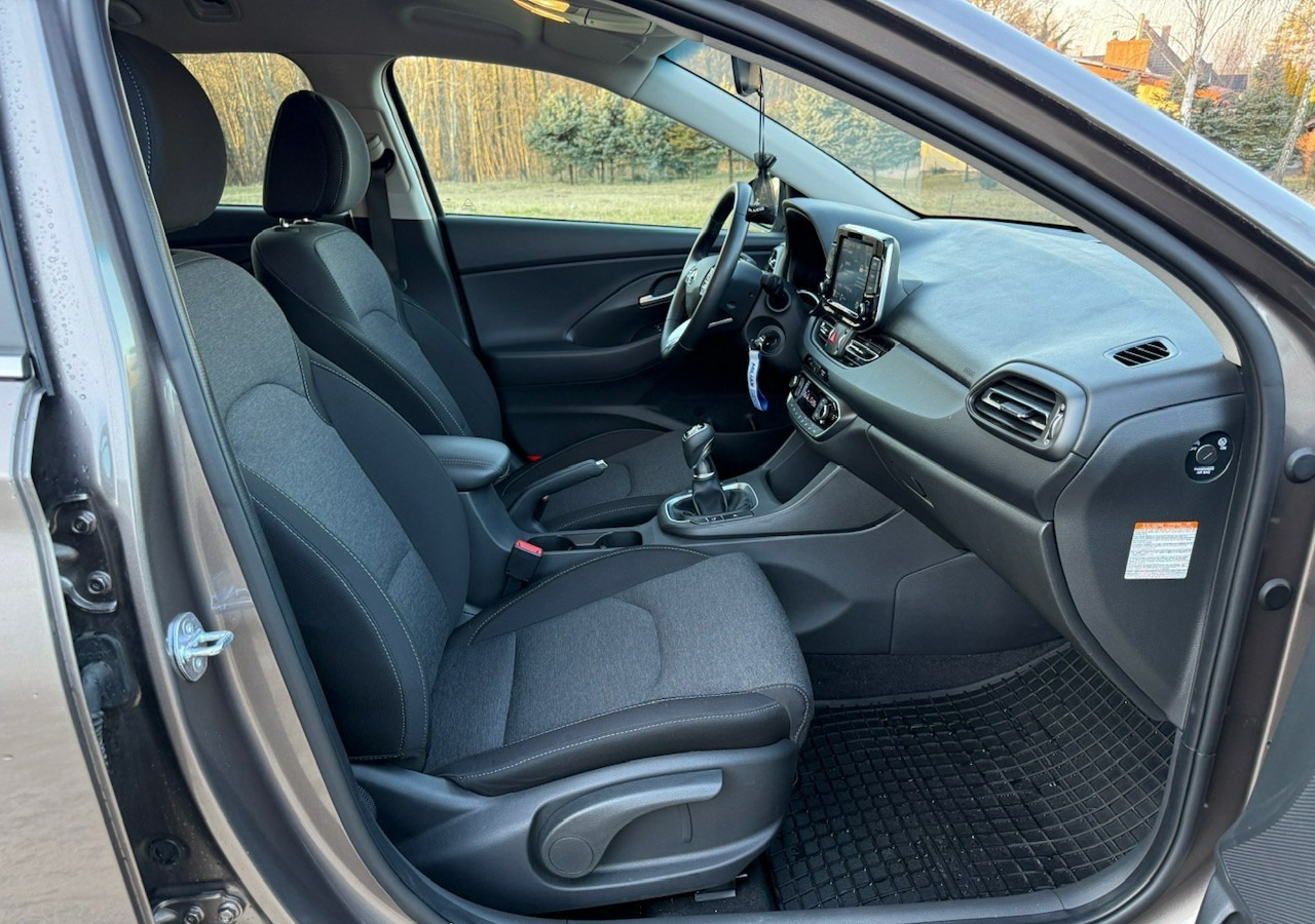 Hyundai i30 II Hyundai i30 1.5T-GDI160KM SMART PLUS +LED Salon PL-Gwarancja 2028 - Autó: 4 kép. Hyundai i30 II Hyundai i30 1.5T-GDI160KM SMART PLUS +LED Salon PL-Gwarancja 2028 - Autó: 4 kép.