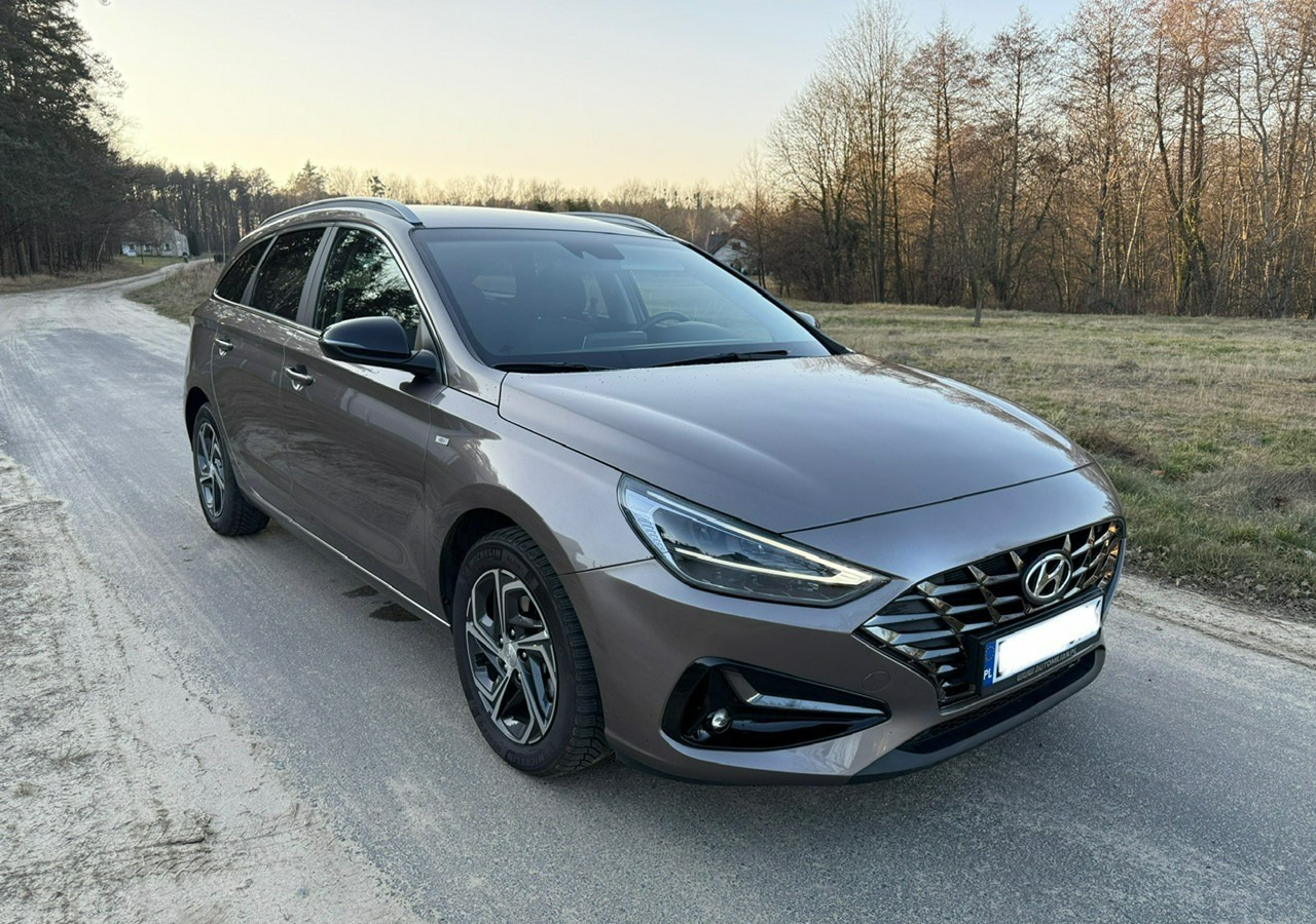Hyundai i30 II Hyundai i30 1.5T-GDI160KM SMART PLUS +LED Salon PL-Gwarancja 2028 - Autó: 1 kép. Hyundai i30 II Hyundai i30 1.5T-GDI160KM SMART PLUS +LED Salon PL-Gwarancja 2028 - Autó: 1 kép.