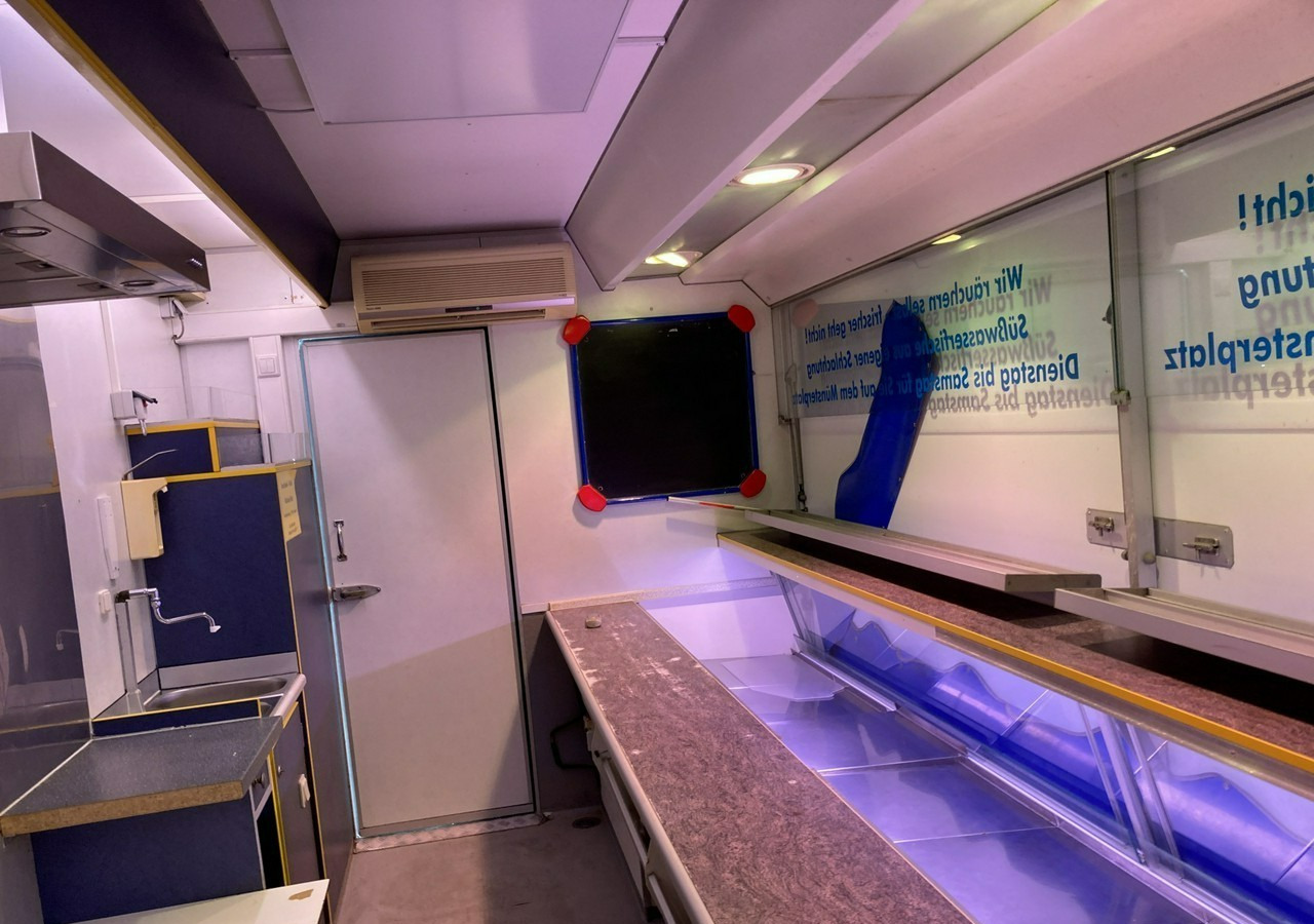 Inna Inny Autosklep wędlin Gastronomiczna food truck foodtruck sklep Klima199 - Büfékocsi: 4 kép. Inna Inny Autosklep wędlin Gastronomiczna food truck foodtruck sklep Klima199 - Büfékocsi: 4 kép.