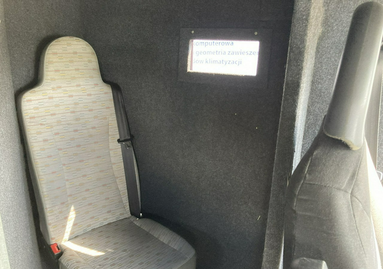 Iveco Daily Iveco 35-130 Bankowóz Kuloodporny Opancerzony Pancerny 2015 - Dobozos kisteherautó: 5 kép. Iveco Daily Iveco 35-130 Bankowóz Kuloodporny Opancerzony Pancerny 2015 - Dobozos kisteherautó: 5 kép.