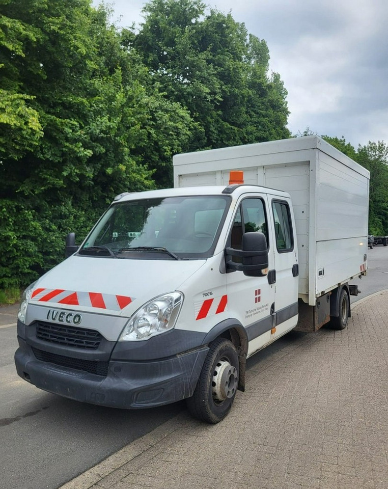 Iveco Inny Iveco Iveco 70C15 Wywrotka 3-strony Doka Dokka 6-osob 2013 - Billenőplatós kisteherautó: 1 kép. Iveco Inny Iveco Iveco 70C15 Wywrotka 3-strony Doka Dokka 6-osob 2013 - Billenőplatós kisteherautó: 1 kép.