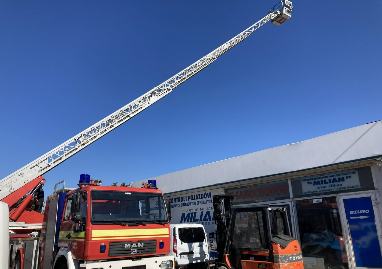 MAN L 2000 MAN 15,280 Straż pożarna drabina Strażacka zwyżka 32m Metz Model 20 - Tűzoltóautó: 4 kép. MAN L 2000 MAN 15,280 Straż pożarna drabina Strażacka zwyżka 32m Metz Model 20 - Tűzoltóautó: 4 kép.