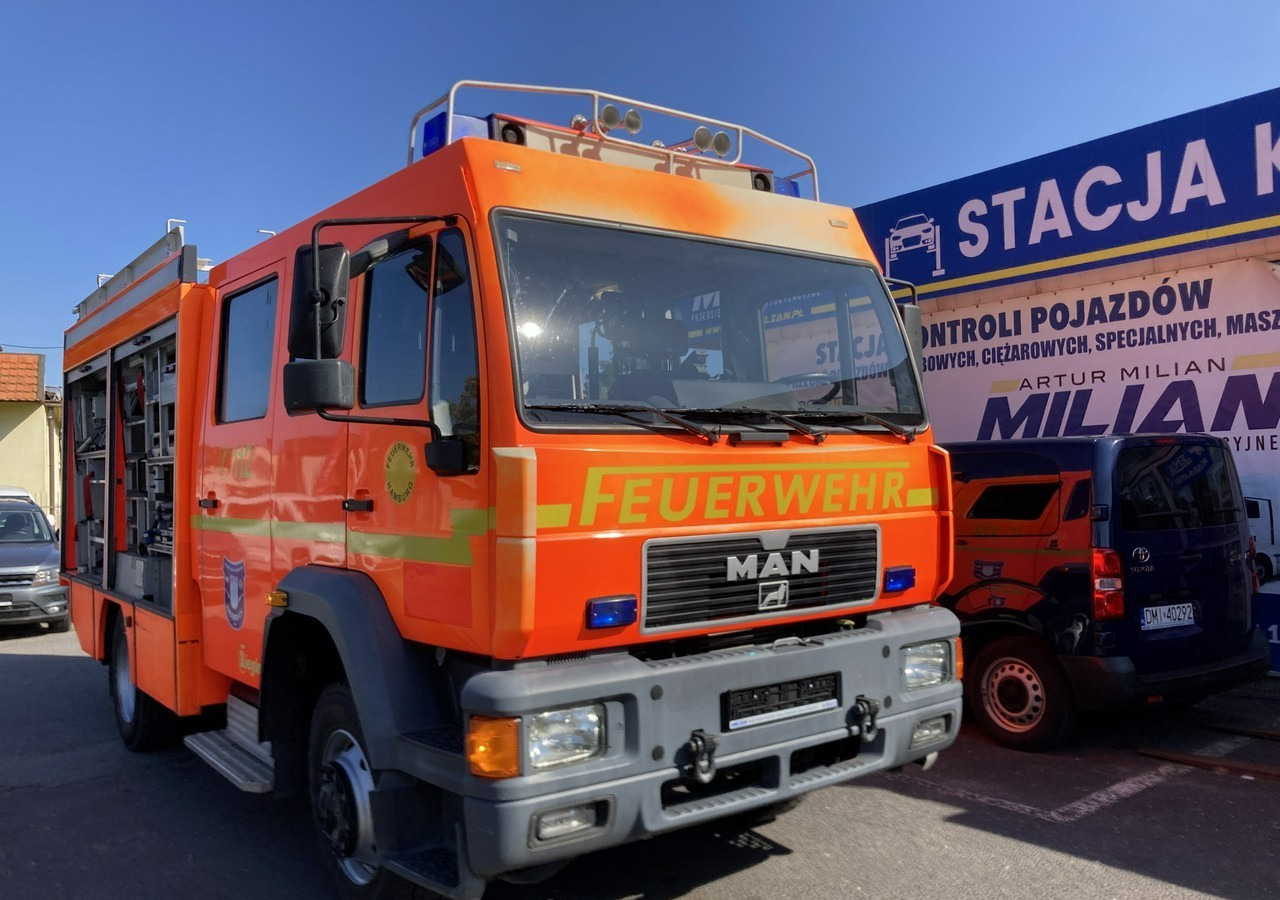 MAN MAN 15,250 Straż pożarna gaśnicza 9-osobowa 4X4 Wóz strażacki MAN 15,250 Straż pożarna gaśnicza 9-osobowa 4X4 Wóz strażacki - Tűzoltóautó: 4 kép. MAN MAN 15,250 Straż pożarna gaśnicza 9-osobowa 4X4 Wóz strażacki MAN 15,250 Straż pożarna gaśnicza 9-osobowa 4X4 Wóz strażacki - Tűzoltóautó: 4 kép.