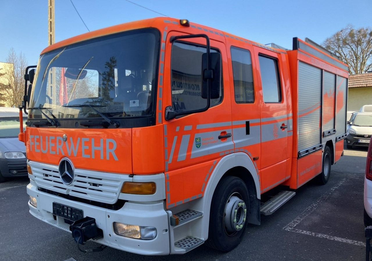 Mercedes-Benz Atego Atego15-280 Straż Pożarna Gaśnicza Ziegler 2020L wody 210L piany 20 - Tűzoltóautó: 2 kép. Mercedes-Benz Atego Atego15-280 Straż Pożarna Gaśnicza Ziegler 2020L wody 210L piany 20 - Tűzoltóautó: 2 kép.