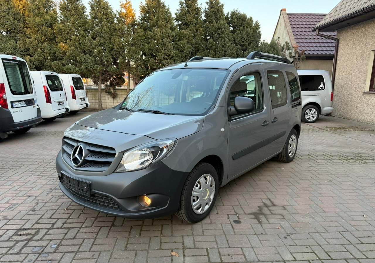 Mercedes-Benz Citan Mercedes Citan dla Niepełnosprawnych Inwalida Rampa 2018 - Autó: 5 kép. Mercedes-Benz Citan Mercedes Citan dla Niepełnosprawnych Inwalida Rampa 2018 - Autó: 5 kép.