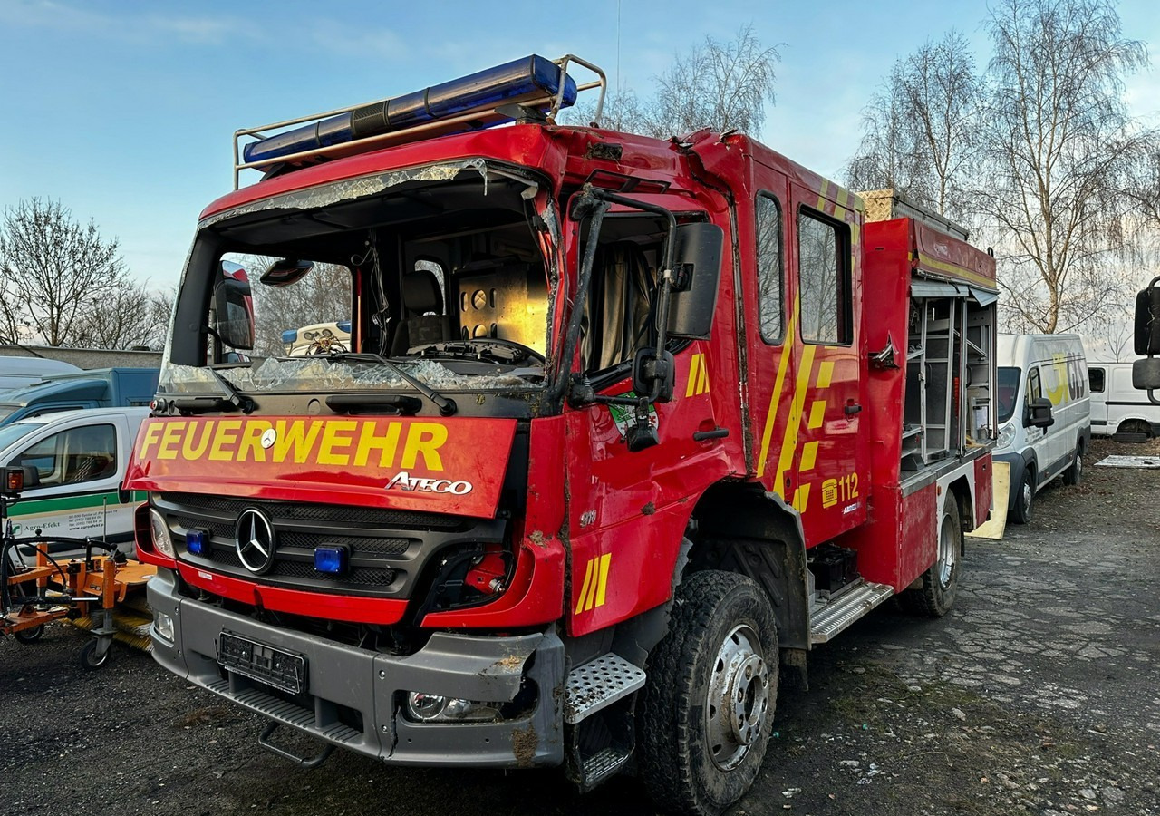Mercedes-Benz Inny Mercedes-Benz Atego 918 Straż Pożarna 4X4 2006 - Tűzoltóautó: 5 kép. Mercedes-Benz Inny Mercedes-Benz Atego 918 Straż Pożarna 4X4 2006 - Tűzoltóautó: 5 kép.