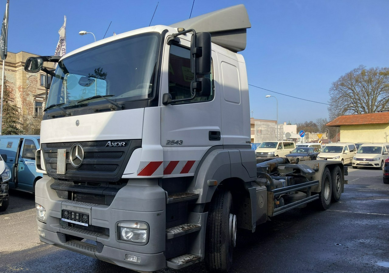 Mercedes-Benz Inny Mercedes-Benz Mercedes Axor 2543 Hakowiec bramowiec MEILLER-KIPPER Model 2009 - Horgos rakodó teherautó: 2 kép. Mercedes-Benz Inny Mercedes-Benz Mercedes Axor 2543 Hakowiec bramowiec MEILLER-KIPPER Model 2009 - Horgos rakodó teherautó: 2 kép.