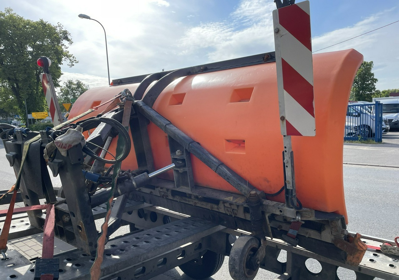 Mercedes-Benz Inny Mercedes-Benz Mercedes Vario 815 Wywrotka 4X4 posypywarka pług 2004 - Hóeltakarító gép: 4 kép. Mercedes-Benz Inny Mercedes-Benz Mercedes Vario 815 Wywrotka 4X4 posypywarka pług 2004 - Hóeltakarító gép: 4 kép.