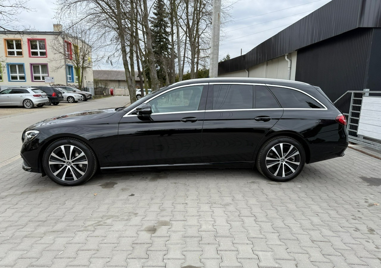 Mercedes-Benz Klasa E E300de EQ-Power Hybrid 50km na prądzie 2.0d 306KM Avantgarde Panoram - Autó: 2 kép. Mercedes-Benz Klasa E E300de EQ-Power Hybrid 50km na prądzie 2.0d 306KM Avantgarde Panoram - Autó: 2 kép.