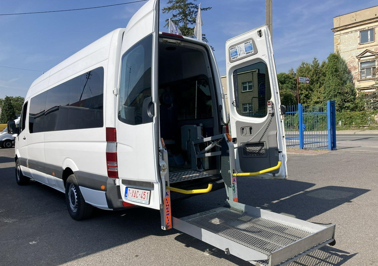 Mercedes-Benz Sprinter 906 Sprinter Maxi przewozu niepełnosprawnych Rampa inwalida Flex 3-wózki - Autó: 1 kép. Mercedes-Benz Sprinter 906 Sprinter Maxi przewozu niepełnosprawnych Rampa inwalida Flex 3-wózki - Autó: 1 kép.