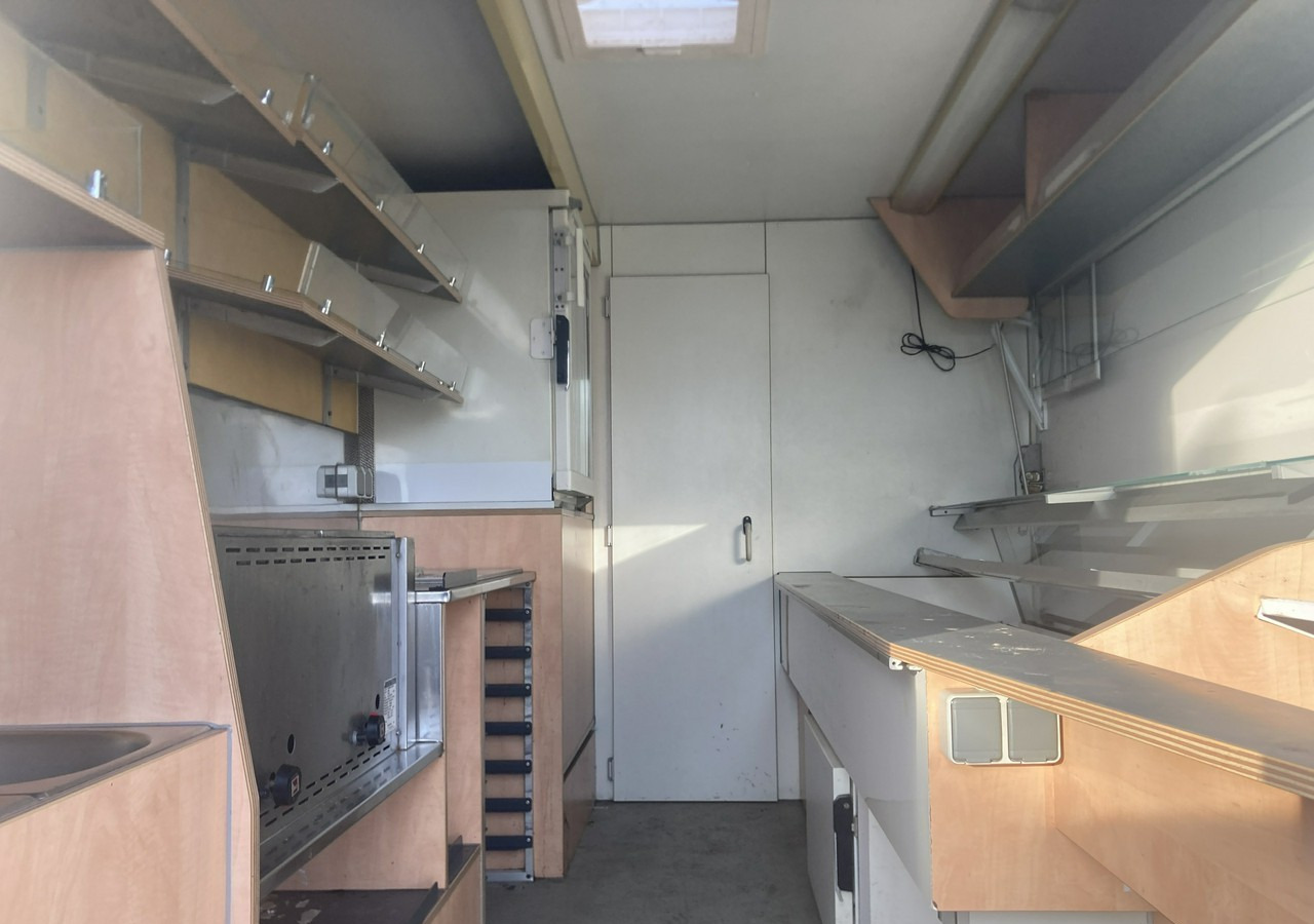 Mercedes-Benz Sprinter Autosklep Gastronomiczny Food Truck Foodtruck sklep bar 2009 Borco - Büféautó: 2 kép. Mercedes-Benz Sprinter Autosklep Gastronomiczny Food Truck Foodtruck sklep bar 2009 Borco - Büféautó: 2 kép.