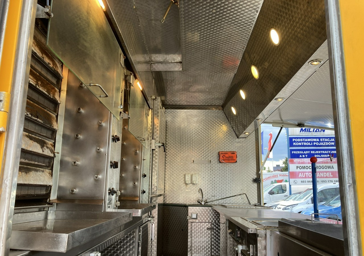 Mercedes-Benz Sprinter Autosklep Grill kurczak Gastronomiczny Food Truck Foodtruck sklep 20 - Büféautó: 3 kép. Mercedes-Benz Sprinter Autosklep Grill kurczak Gastronomiczny Food Truck Foodtruck sklep 20 - Büféautó: 3 kép.