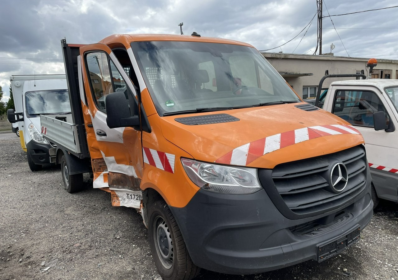 Mercedes-Benz Sprinter Sprinter 314 Dokka Brygadówka 7-oso doka Klim skrzynia rama Model 20 - Platós kisteherautó, Duplakabinos kisteherautó: 2 kép. Mercedes-Benz Sprinter Sprinter 314 Dokka Brygadówka 7-oso doka Klim skrzynia rama Model 20 - Platós kisteherautó, Duplakabinos kisteherautó: 2 kép.