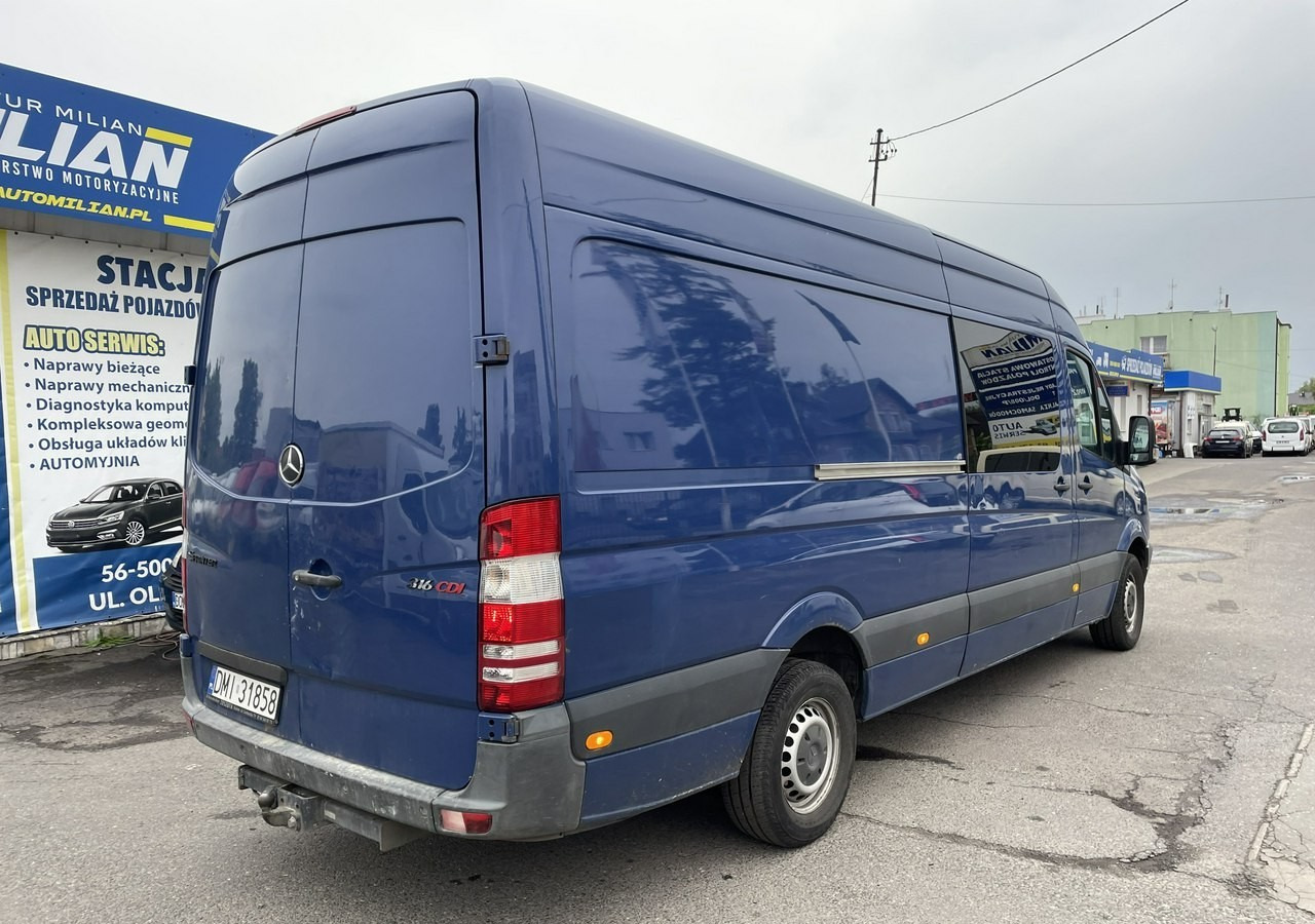 Mercedes-Benz Sprinter Sprinter 316 Maxi Brygadówka 6-osob dokka doka Klima 2010 - Duplakabinos kisteherautó: 3 kép. Mercedes-Benz Sprinter Sprinter 316 Maxi Brygadówka 6-osob dokka doka Klima 2010 - Duplakabinos kisteherautó: 3 kép.