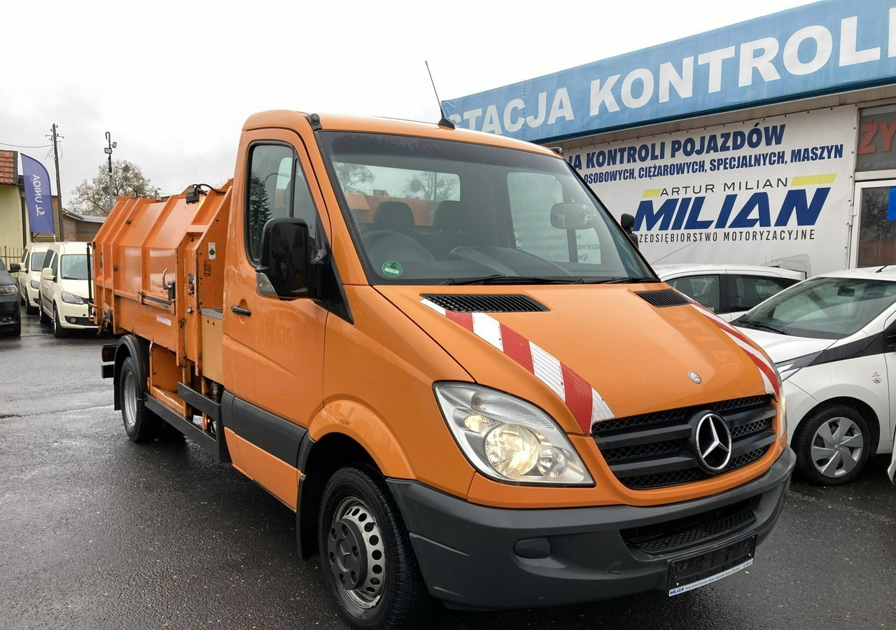 Mercedes-Benz Sprinter Sprinter 513 Śmieciarka Prasa 2010 - Szemetesautó: 2 kép. Mercedes-Benz Sprinter Sprinter 513 Śmieciarka Prasa 2010 - Szemetesautó: 2 kép.