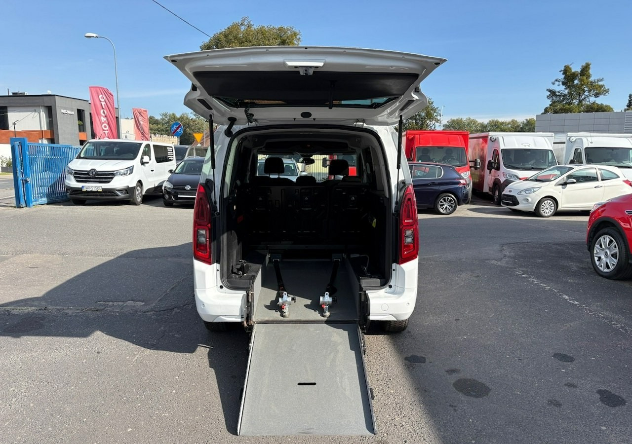 Opel Combo IV Combo Life Opel ComboLife Niepełnosprawnych inwalida rampa Bogate wy - Kombi: 3 kép. Opel Combo IV Combo Life Opel ComboLife Niepełnosprawnych inwalida rampa Bogate wy - Kombi: 3 kép.