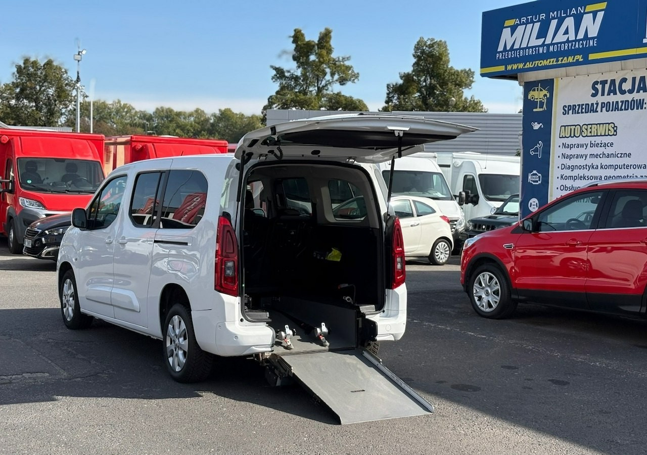 Opel Combo IV Combo Life Opel ComboLife Niepełnosprawnych inwalida rampa Bogate wy - Kombi: 1 kép. Opel Combo IV Combo Life Opel ComboLife Niepełnosprawnych inwalida rampa Bogate wy - Kombi: 1 kép.