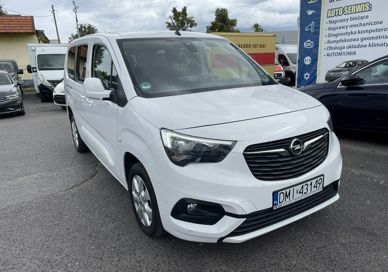 Opel Combo IV Combo Life Opel ComboLife Niepełnosprawnych inwalida rampa Bogate wy - Kombi: 4 kép. Opel Combo IV Combo Life Opel ComboLife Niepełnosprawnych inwalida rampa Bogate wy - Kombi: 4 kép.