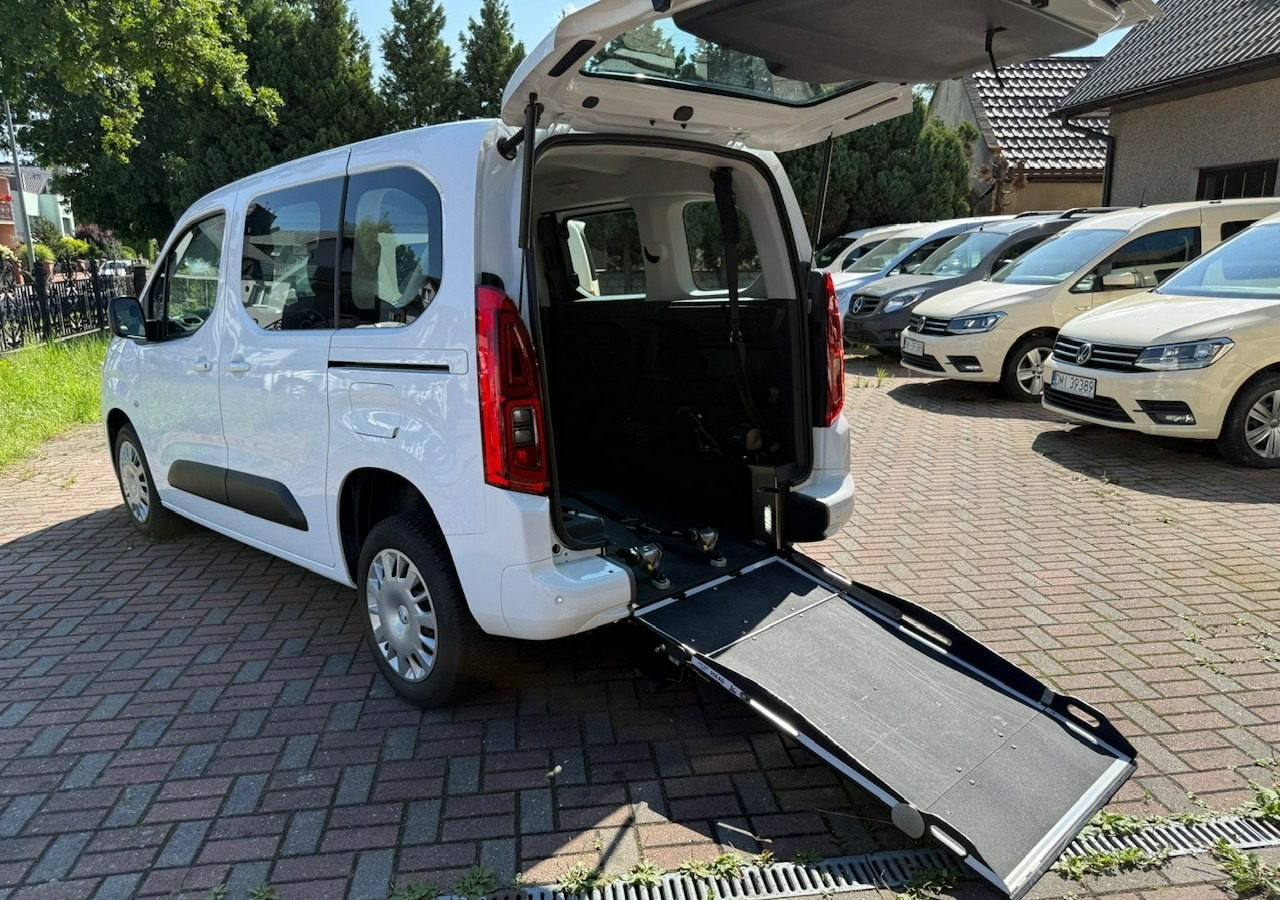 Opel Combo IV Opel Combo Life Niepełnosprawnych inwalida Rampa 32105 km Model 2022 - Autó: 3 kép. Opel Combo IV Opel Combo Life Niepełnosprawnych inwalida Rampa 32105 km Model 2022 - Autó: 3 kép.