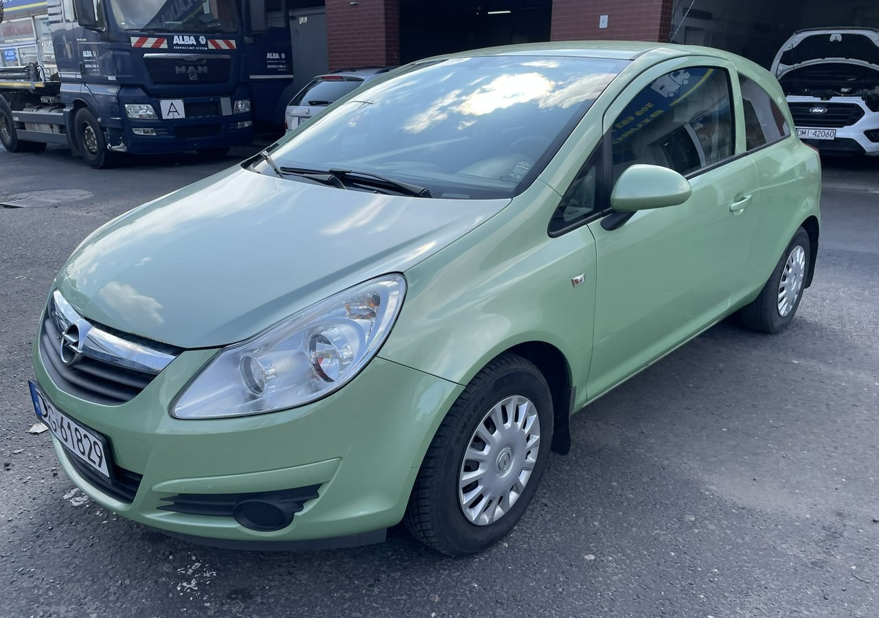 Opel Corsa D Opel Corsa 1,2-16V Klima Salon PL Bagażnik na Rowery Model 2010 - Hatchback: 1 kép. Opel Corsa D Opel Corsa 1,2-16V Klima Salon PL Bagażnik na Rowery Model 2010 - Hatchback: 1 kép.