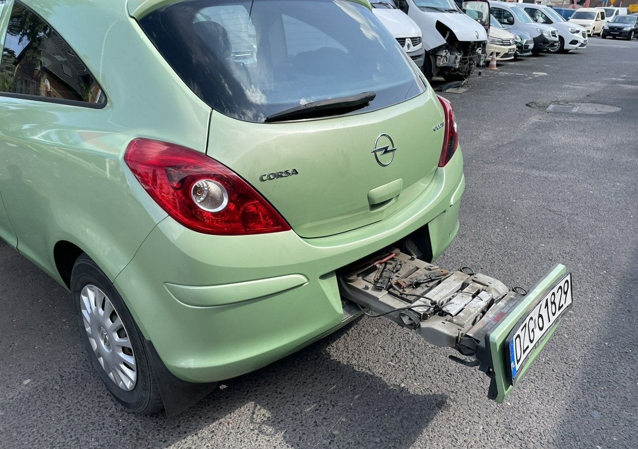 Opel Corsa D Opel Corsa 1,2-16V Klima Salon PL Bagażnik na Rowery Model 2010 - Hatchback: 2 kép. Opel Corsa D Opel Corsa 1,2-16V Klima Salon PL Bagażnik na Rowery Model 2010 - Hatchback: 2 kép.