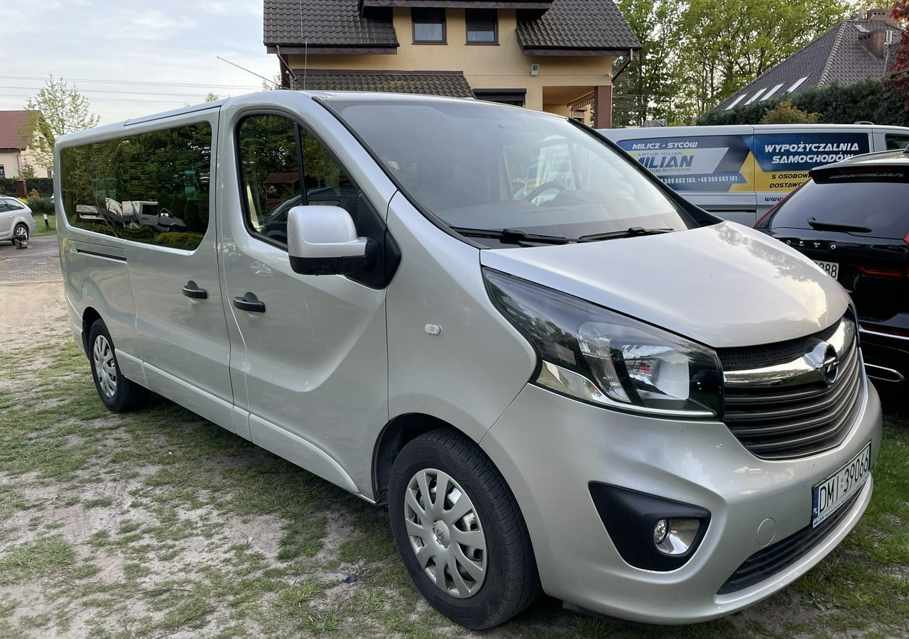 Opel Vivaro III Opel Vivaro 1.6-125KM Long 2x Klima Model 2019 - Autó: 2 kép. Opel Vivaro III Opel Vivaro 1.6-125KM Long 2x Klima Model 2019 - Autó: 2 kép.