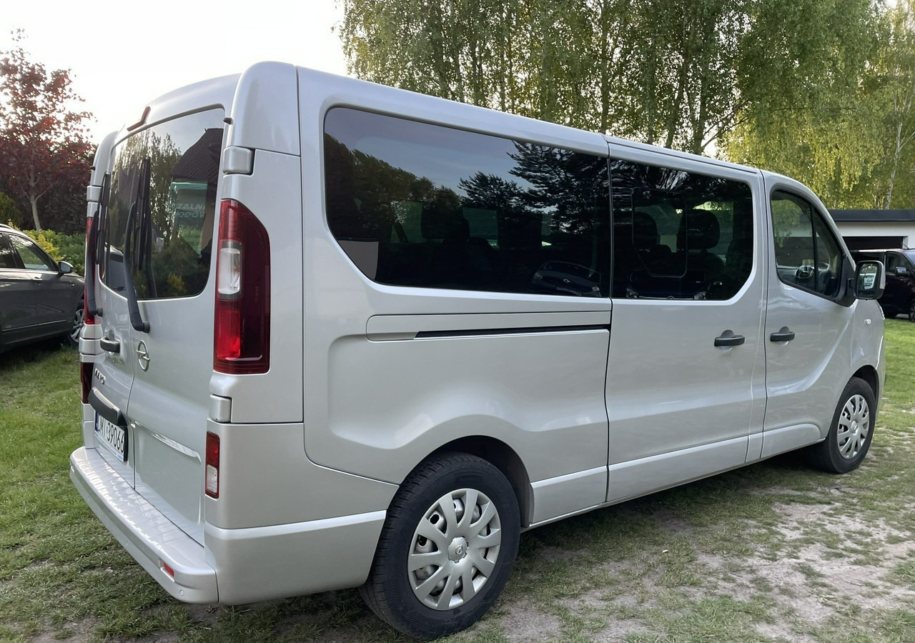 Opel Vivaro III Opel Vivaro 1.6-125KM Long 2x Klima Model 2019 - Autó: 5 kép. Opel Vivaro III Opel Vivaro 1.6-125KM Long 2x Klima Model 2019 - Autó: 5 kép.