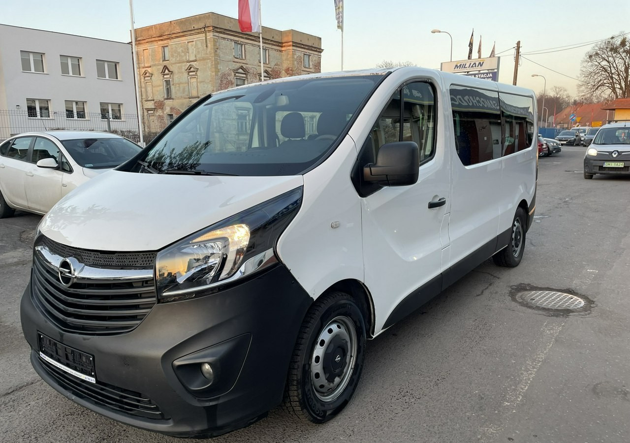 Opel Vivaro Opel Vivaro dla Niepełnosprawnych inwalida Rampa Model 2019 - Autó: 2 kép. Opel Vivaro Opel Vivaro dla Niepełnosprawnych inwalida Rampa Model 2019 - Autó: 2 kép.