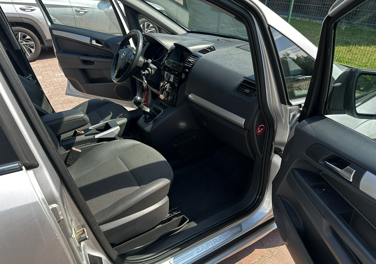 Opel Zafira B Opel Zafira do przewozu osób Niepełnosprawnych inwalida rampa - Autó: 4 kép. Opel Zafira B Opel Zafira do przewozu osób Niepełnosprawnych inwalida rampa - Autó: 4 kép.