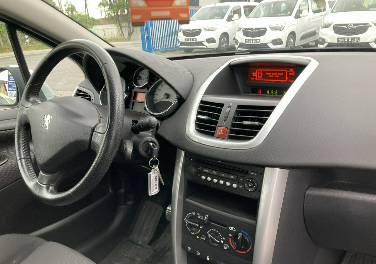Peugeot 207 Peugeot 207 1.6HDI-16V Klima 2007 - Hatchback: 5 kép. Peugeot 207 Peugeot 207 1.6HDI-16V Klima 2007 - Hatchback: 5 kép.