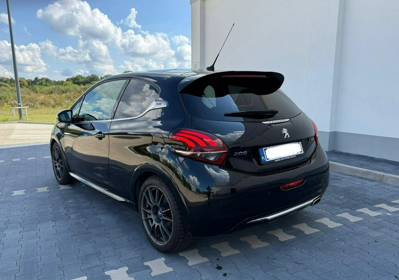 Peugeot 208 I 208GTI Sport 1.6THP 208KM Panorama Led JBL Navi Kamera OZ-Racing 201 - Hatchback: 3 kép. Peugeot 208 I 208GTI Sport 1.6THP 208KM Panorama Led JBL Navi Kamera OZ-Racing 201 - Hatchback: 3 kép.