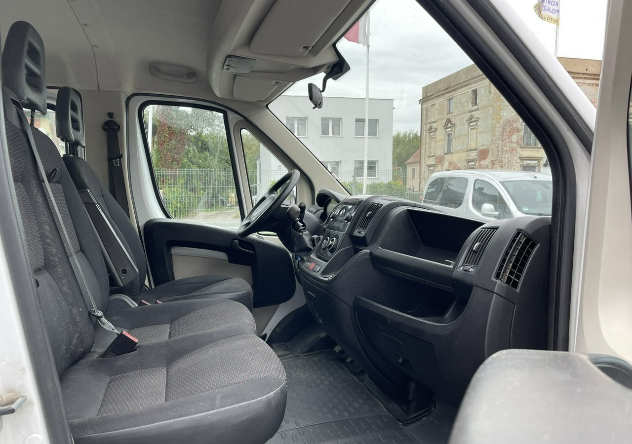 Peugeot Boxer Peugeot Boxer 2.0-130KM klima dokka Brygadówka doka 122tkm 2018 - Platós kisteherautó, Duplakabinos kisteherautó: 4 kép. Peugeot Boxer Peugeot Boxer 2.0-130KM klima dokka Brygadówka doka 122tkm 2018 - Platós kisteherautó, Duplakabinos kisteherautó: 4 kép.