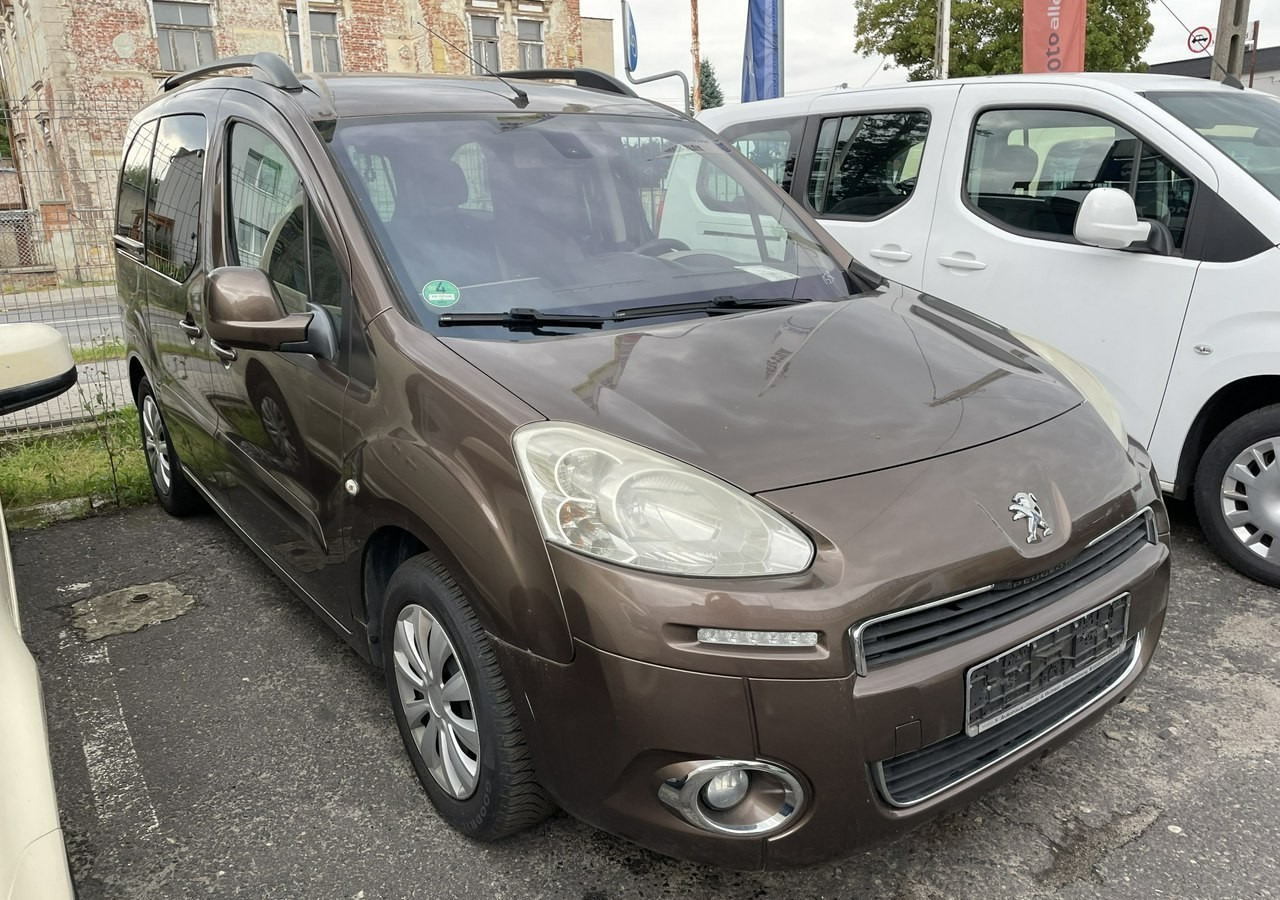 Peugeot Partner II Peugeot Partner Tepee 100 Family Model 2013 - Autó: 1 kép. Peugeot Partner II Peugeot Partner Tepee 100 Family Model 2013 - Autó: 1 kép.