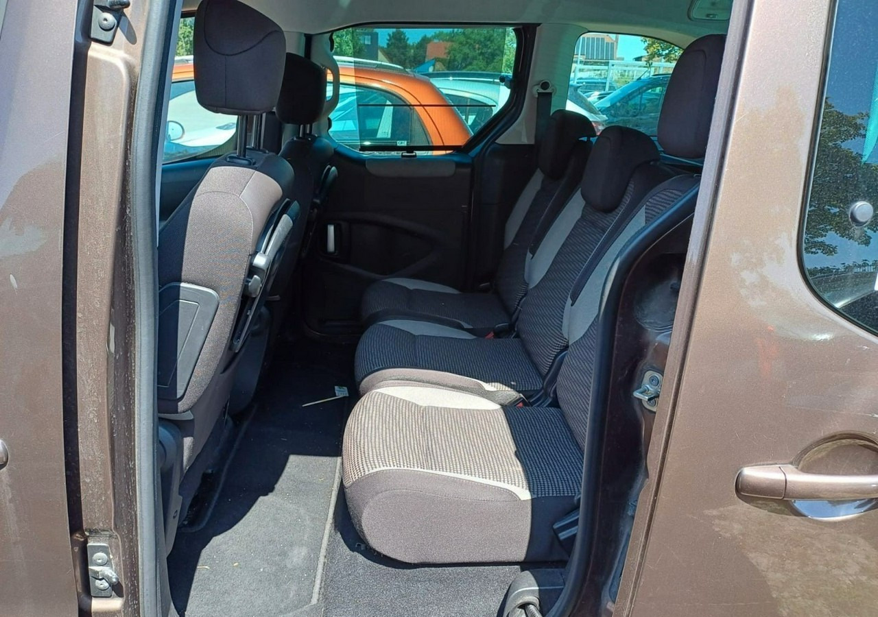 Peugeot Partner II Peugeot Partner Tepee 100 Family Model 2013 - Autó: 5 kép. Peugeot Partner II Peugeot Partner Tepee 100 Family Model 2013 - Autó: 5 kép.