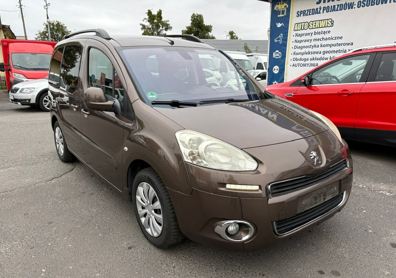 Peugeot Partner II Peugeot Partner Tepee 100 Family Model 2013 - Kombi: 1 kép. Peugeot Partner II Peugeot Partner Tepee 100 Family Model 2013 - Kombi: 1 kép.