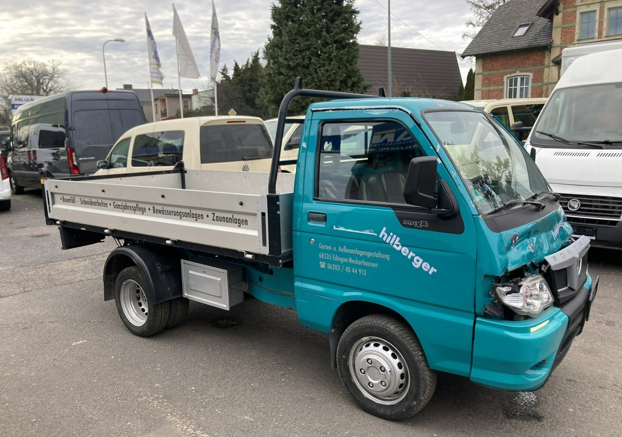 Piaggio Piaggio porter Maxi Wywrotka bliżniacze koła 2017 - Billenőplatós kisteherautó: 4 kép. Piaggio Piaggio porter Maxi Wywrotka bliżniacze koła 2017 - Billenőplatós kisteherautó: 4 kép.