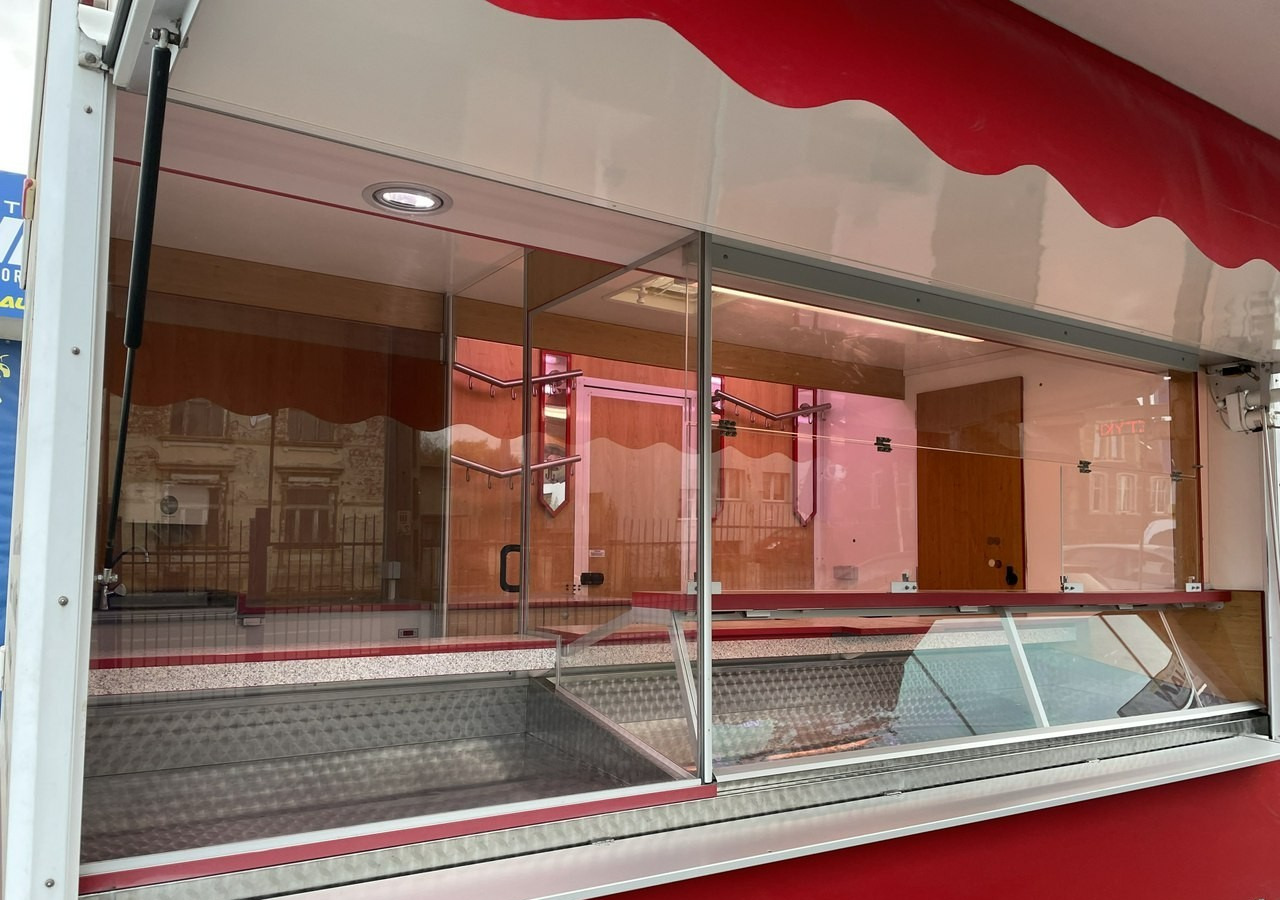 Renault Master Autosklep Wędli Gastronomiczny Food Truck Foodtruck sklep W-zasil 20 - Büféautó: 3 kép. Renault Master Autosklep Wędli Gastronomiczny Food Truck Foodtruck sklep W-zasil 20 - Büféautó: 3 kép.