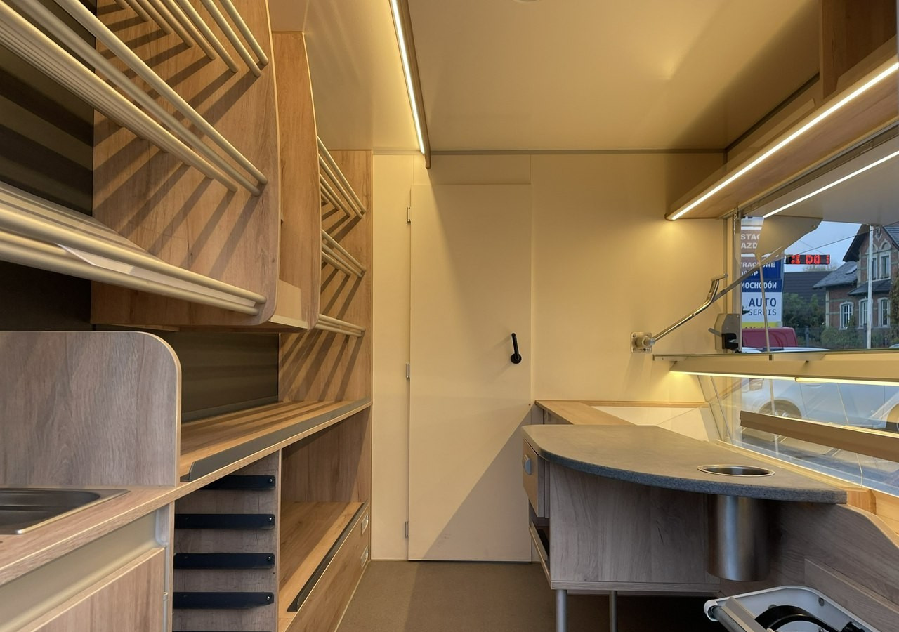 Renault Master Autosklep piec Sklep Gastronomiczny Food Truck Foodtruck bar Borco20 - Büféautó: 3 kép. Renault Master Autosklep piec Sklep Gastronomiczny Food Truck Foodtruck bar Borco20 - Büféautó: 3 kép.