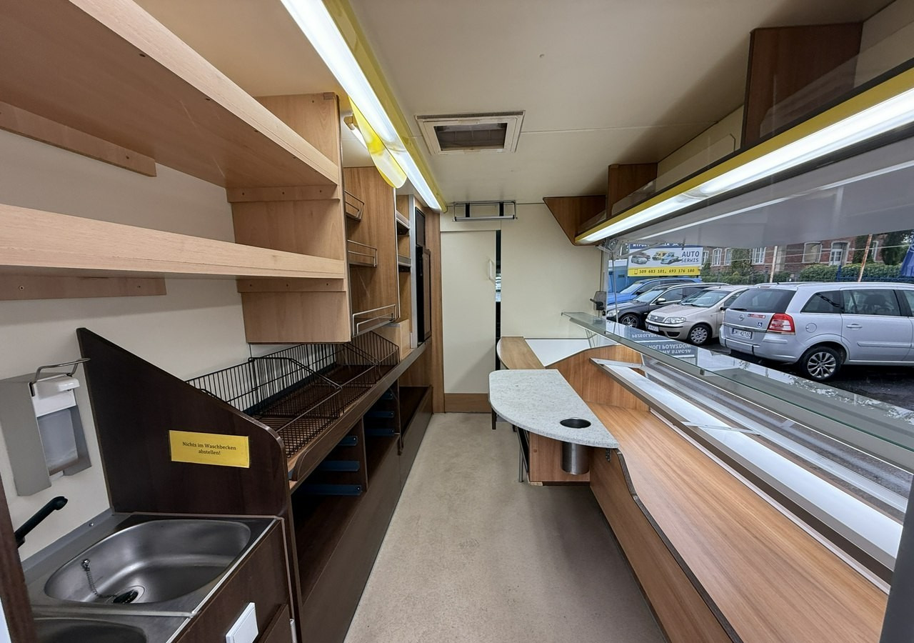 Renault Master Autosklep piec Sklep bar Gastronomiczny Food Truck Foodtruck Borco20 - Büféautó: 3 kép. Renault Master Autosklep piec Sklep bar Gastronomiczny Food Truck Foodtruck Borco20 - Büféautó: 3 kép.
