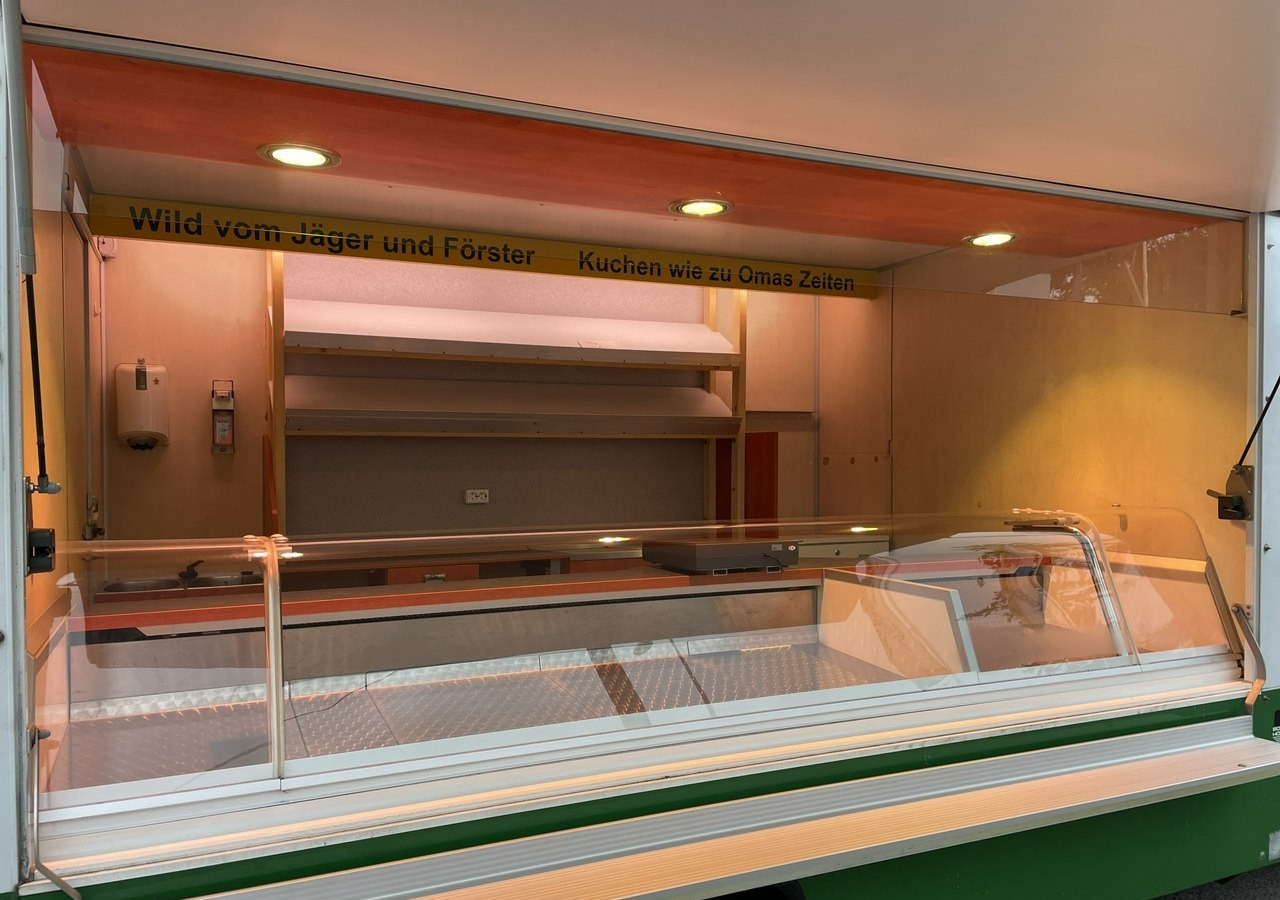 Renault Master Autosklep wędlin Gastronomiczny Food Truck Foodtruck Sklep Borco 200 - Büféautó: 3 kép. Renault Master Autosklep wędlin Gastronomiczny Food Truck Foodtruck Sklep Borco 200 - Büféautó: 3 kép.