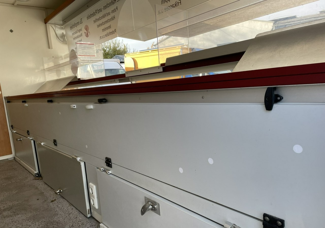 Renault Master Master Autosklep Gastronomiczny Food Truck Foodtruck Sklep bar 2009 - Büféautó: 5 kép. Renault Master Master Autosklep Gastronomiczny Food Truck Foodtruck Sklep bar 2009 - Büféautó: 5 kép.