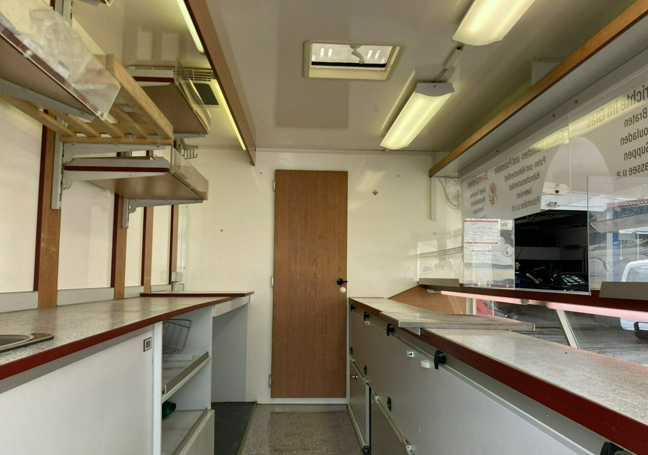 Renault Master Master Autosklep Gastronomiczny Food Truck Foodtruck Sklep bar 2009 - Büféautó: 1 kép. Renault Master Master Autosklep Gastronomiczny Food Truck Foodtruck Sklep bar 2009 - Büféautó: 1 kép.